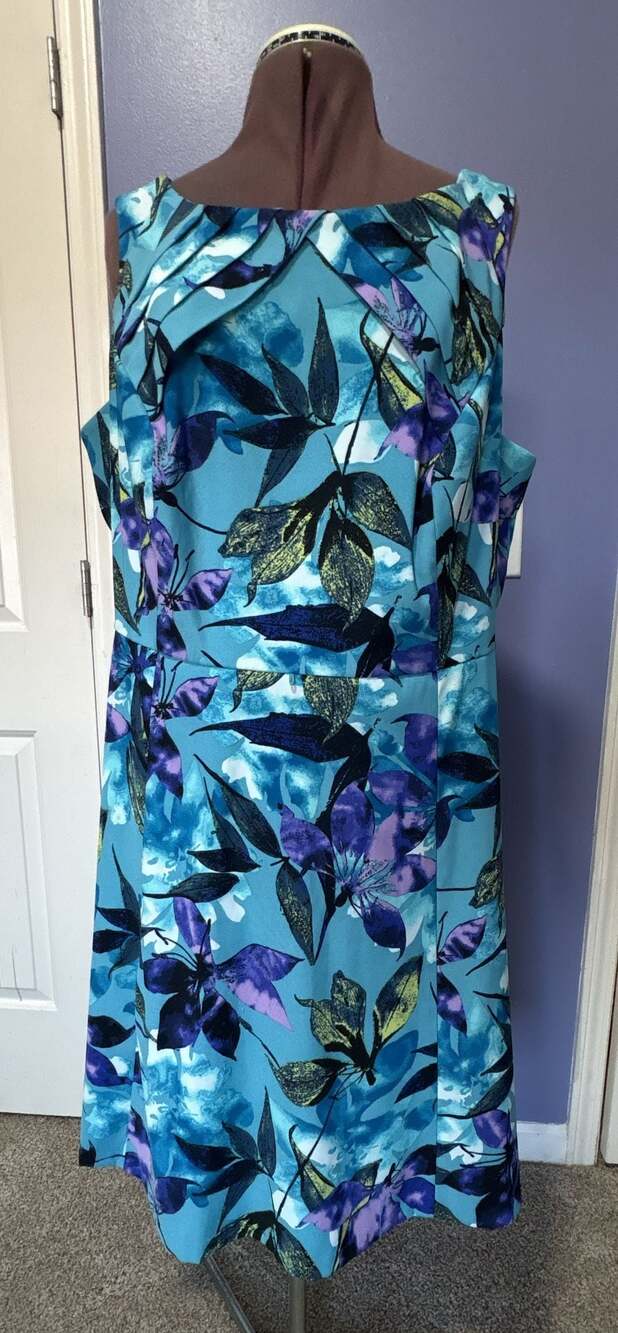 AGB Dress Woman Plus Size Blue Floral Sleeveless Pleated Neckline Dress Size 22W